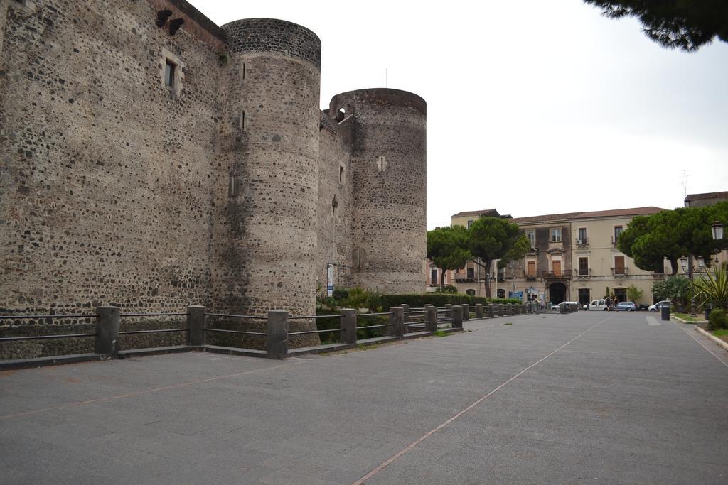 Castello Ursino Apartments Katania Zewnętrze zdjęcie